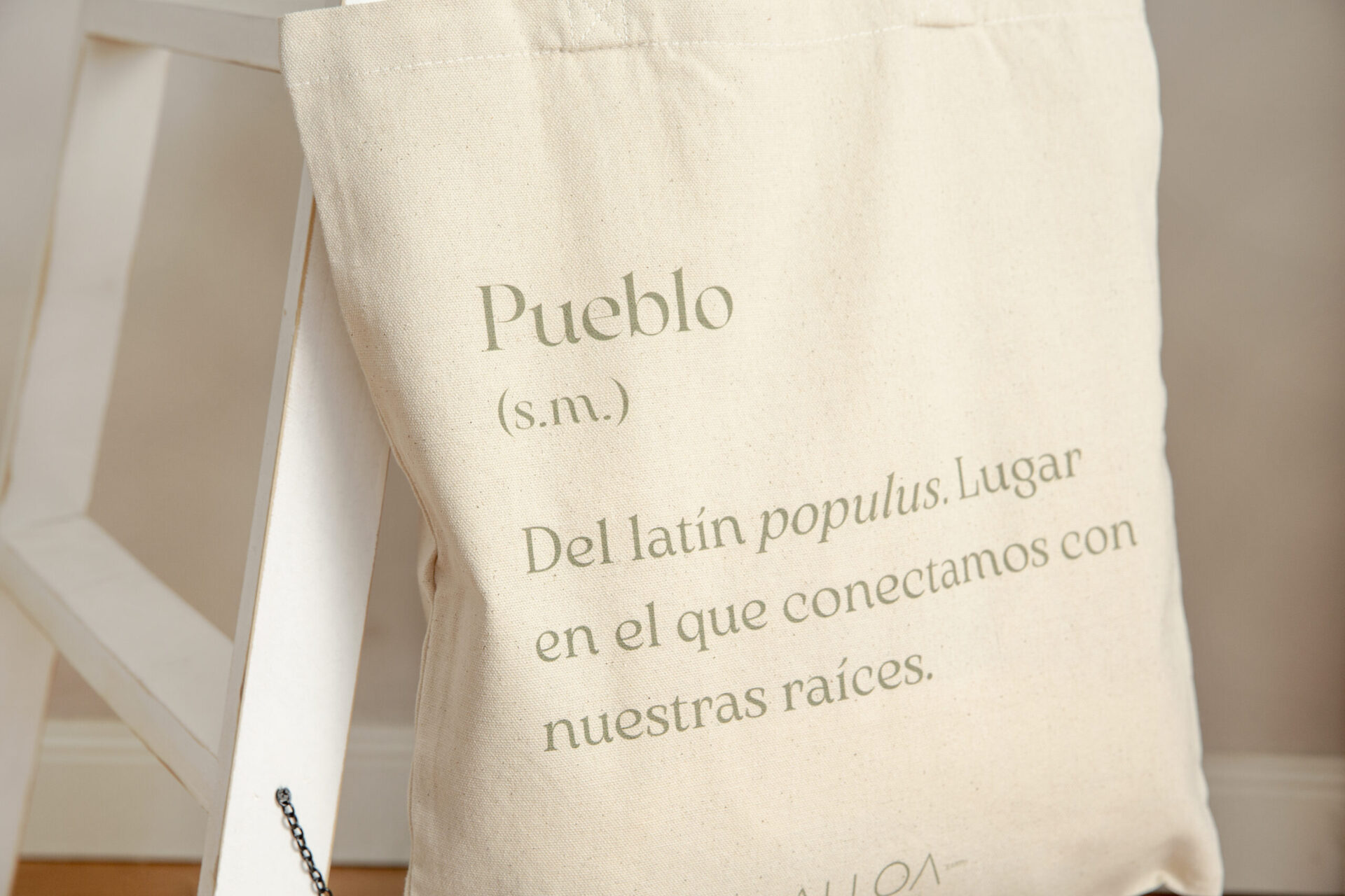 Tote Bag pueblo fabricada en algodón orgánico.